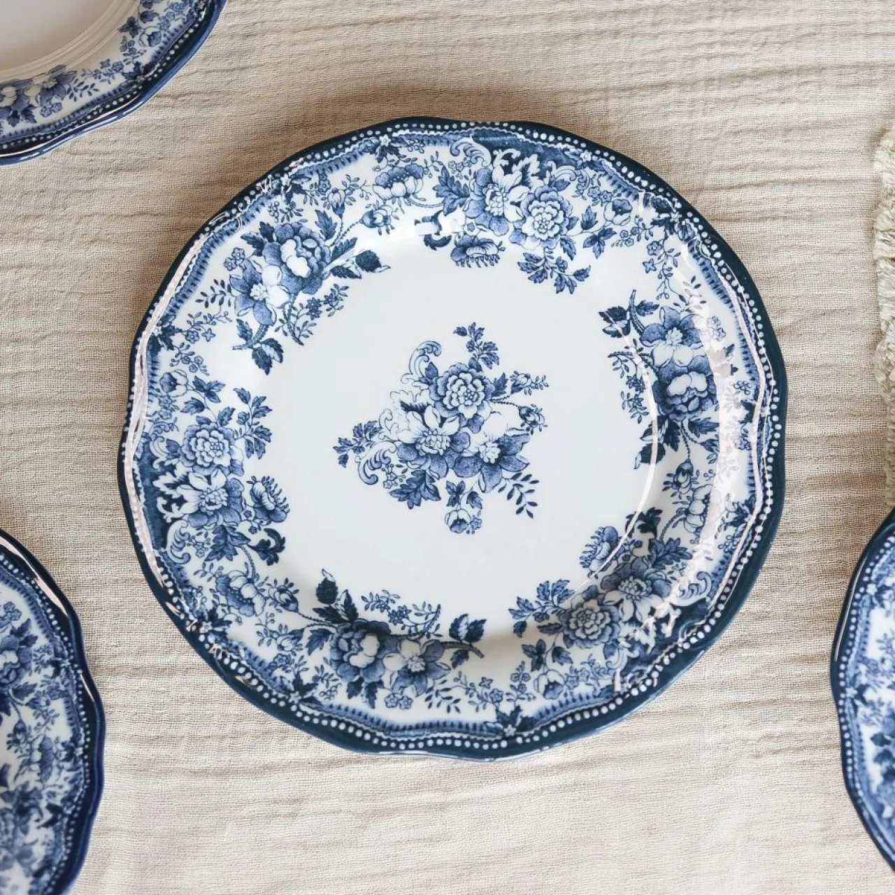 6 Assiettes CreusesEn Porcelaine BleuFaustine 22Cm