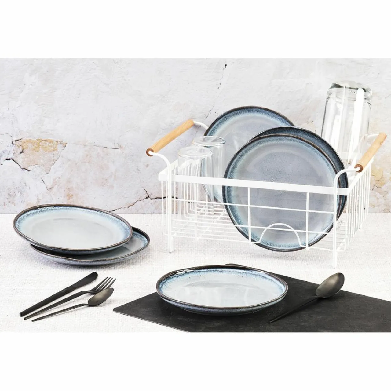 6 Assiettes Genesis bleues - D.20.5 cm