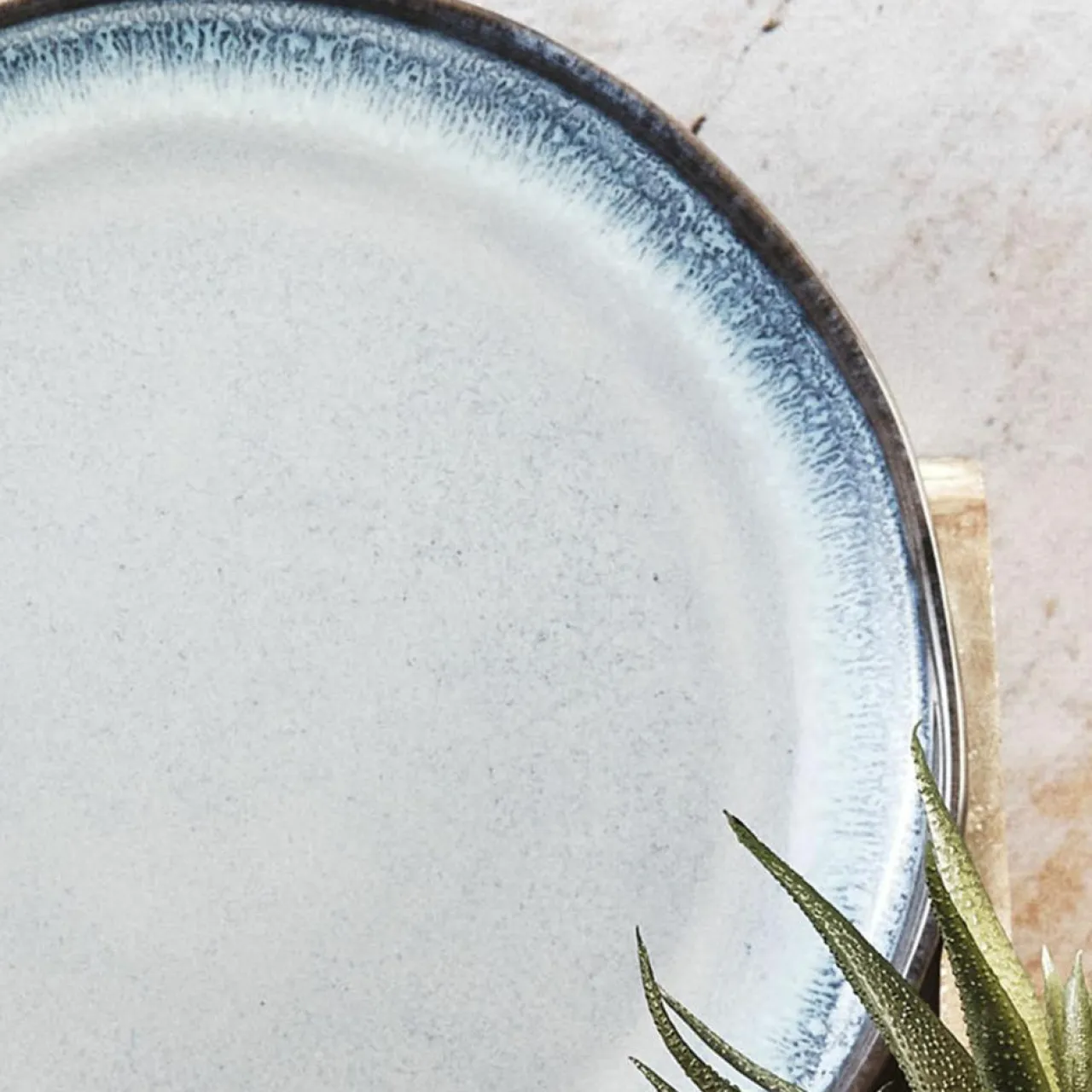 6 Assiettes Genesis bleues - D.20.5 cm