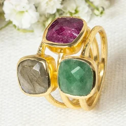 Bague Elsa Aventurine, Labradorite & Rubis en laiton doré