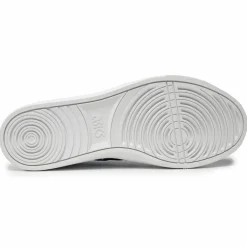 Baskets Classic Ct blanches