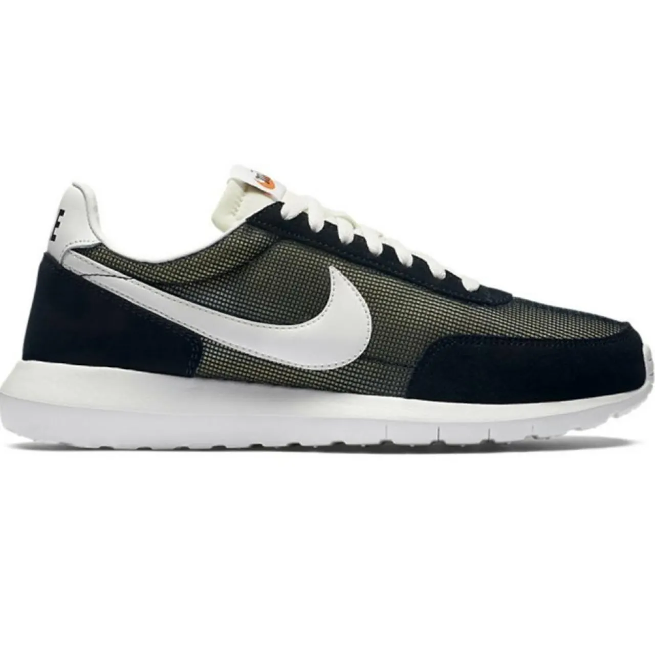 Baskets Roshe Dbreak Nm noir/blanc