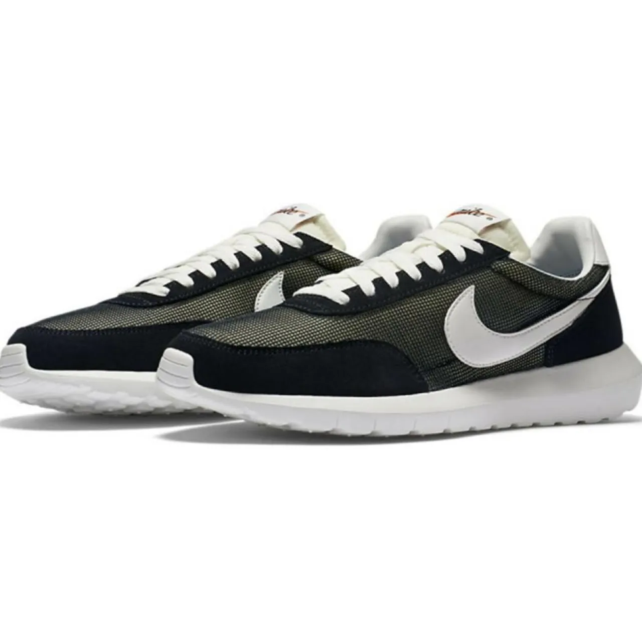 Baskets Roshe Dbreak Nm noir/blanc