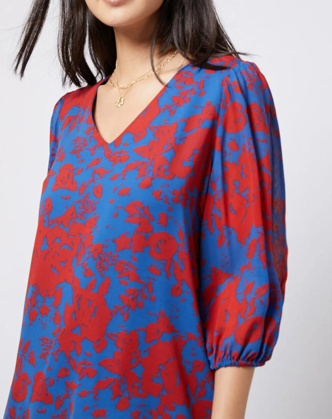Blouse en voile imprimé fendue au dos rouge/bleu