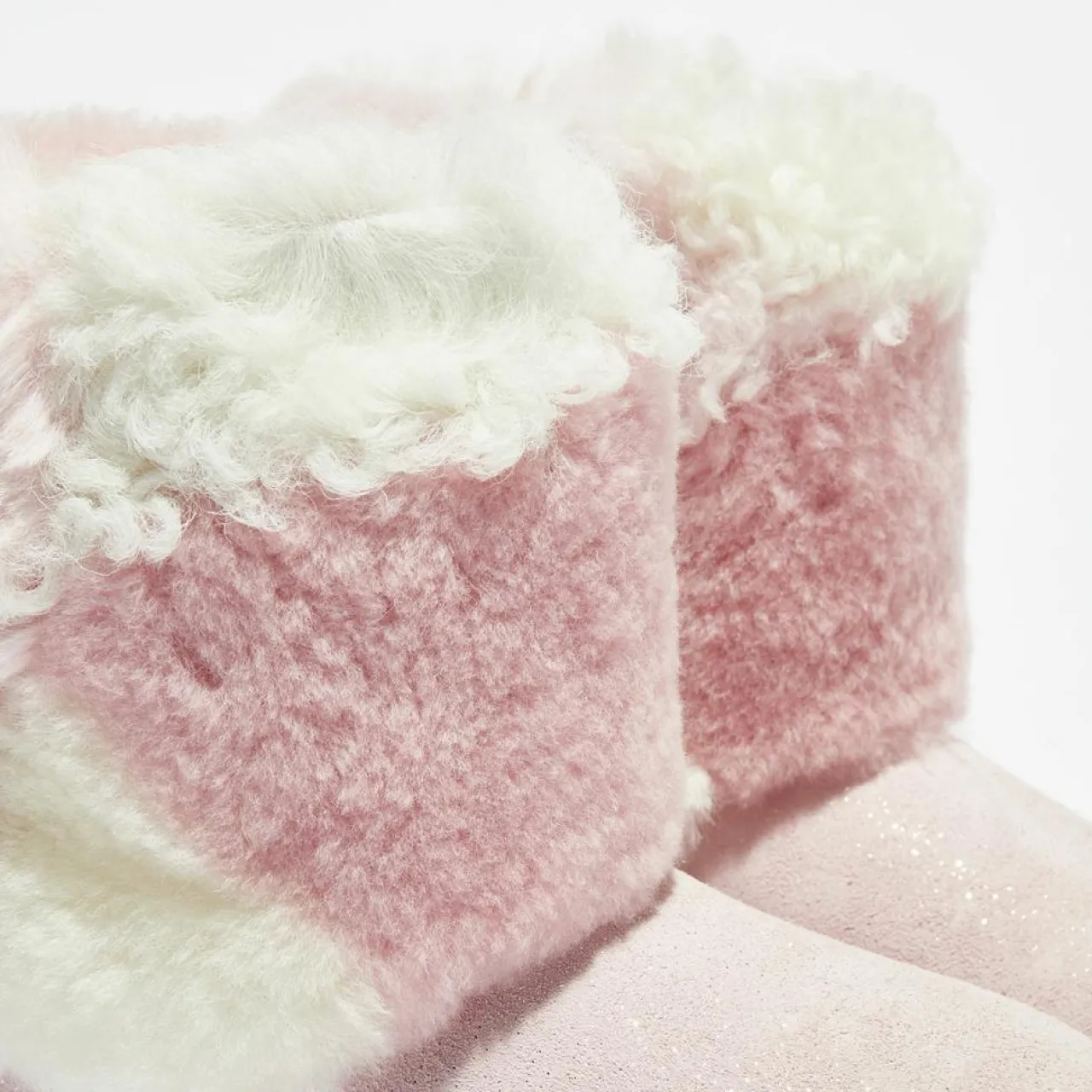 Boots fourrées Laine & Fausse Fourrure en Velours de Cuir Classic Short Patchwork Fluff rose clair