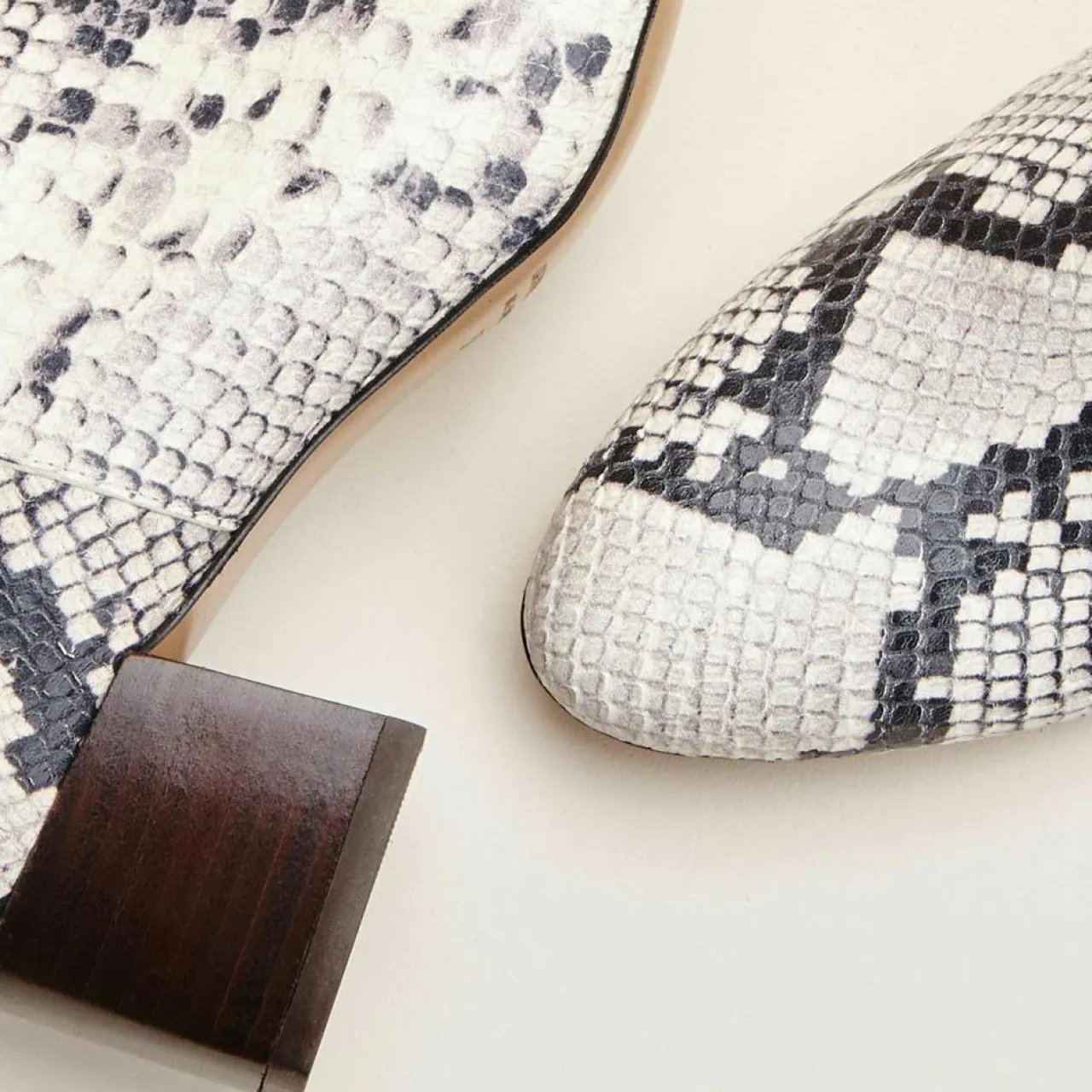 Bottes en Cuir Carlotine façon animal gris/noir