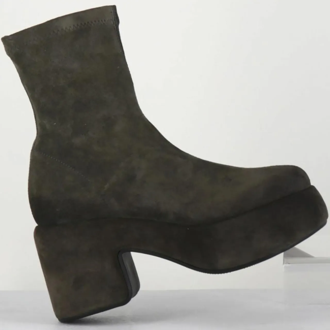 Bottines en Velours de Cuir grises - Talon 8 cm