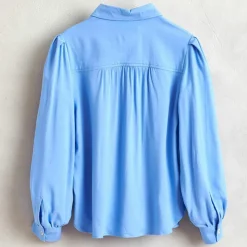 Chemise Avatar fluide épaules bouffantes bleue