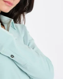 Chemise col polo bleu clair