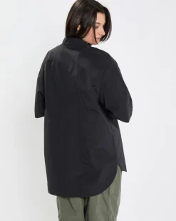 Chemise manches larges poches noire