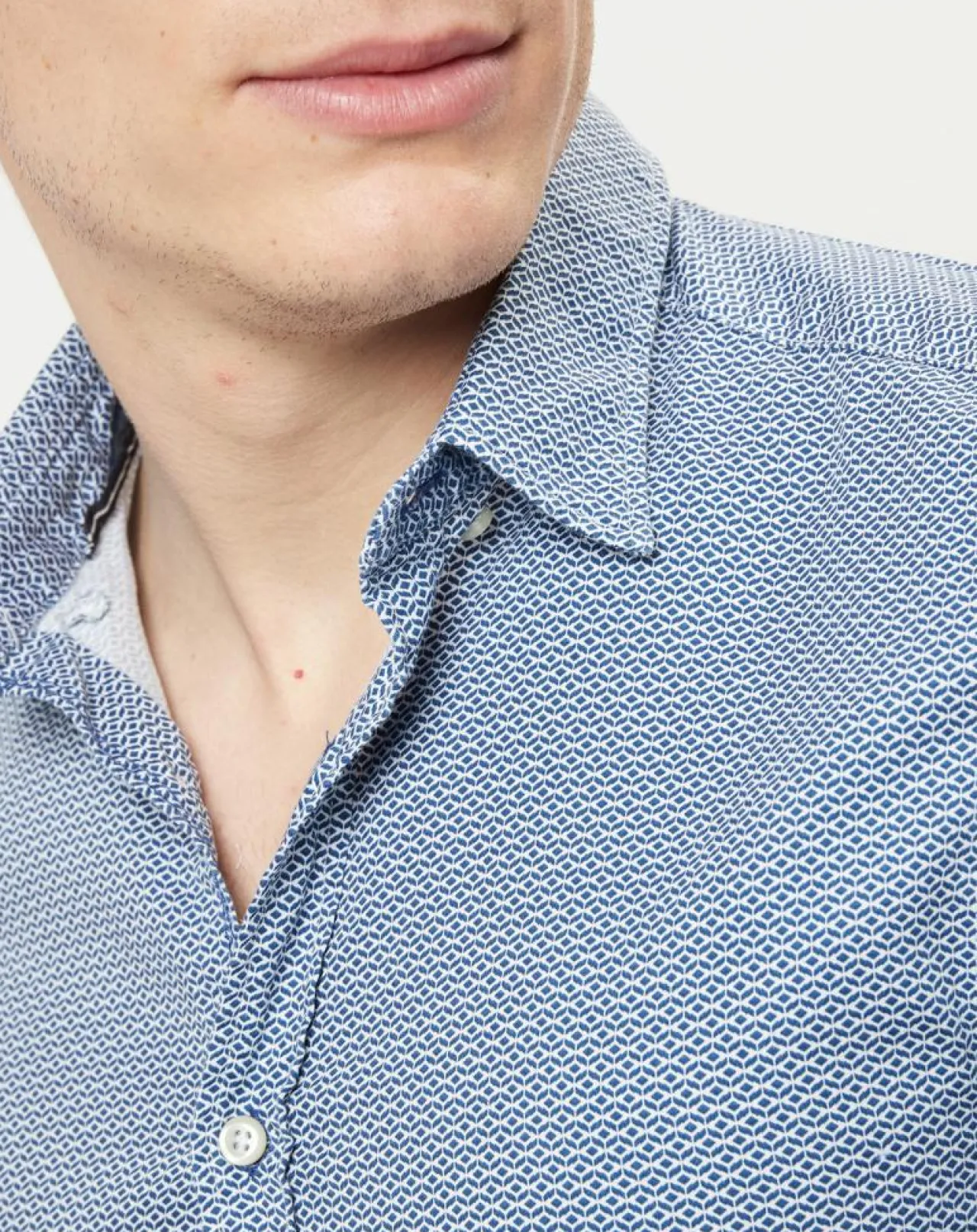 Chemise shapped fit bleue