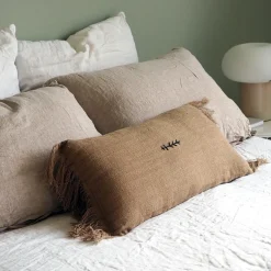 Coussin en lin à chevrons marron 30x60cm
