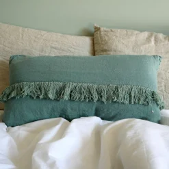Coussin en lin frangé bleu 30x60cm