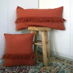 Coussin en lin frangé terre brûlée 30x60cm