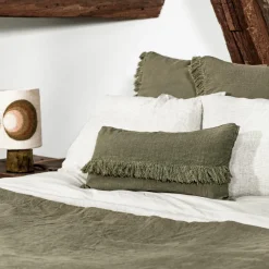 Coussin en lin frangé vert 30x60cm