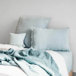 Coussin frangé en lin bleu 50x70cm