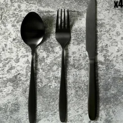 Ménagère noire - 16 pièces