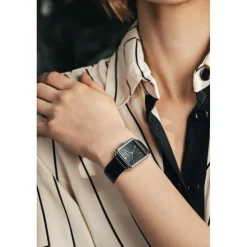 Montre Femme Night Voyage en Cuir noire