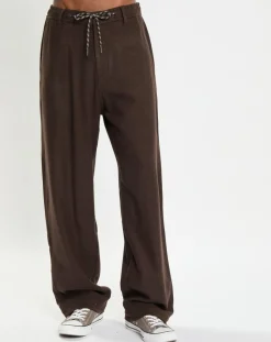 Pantalon en Laine mélangée Mossbo Manteco marron foncé