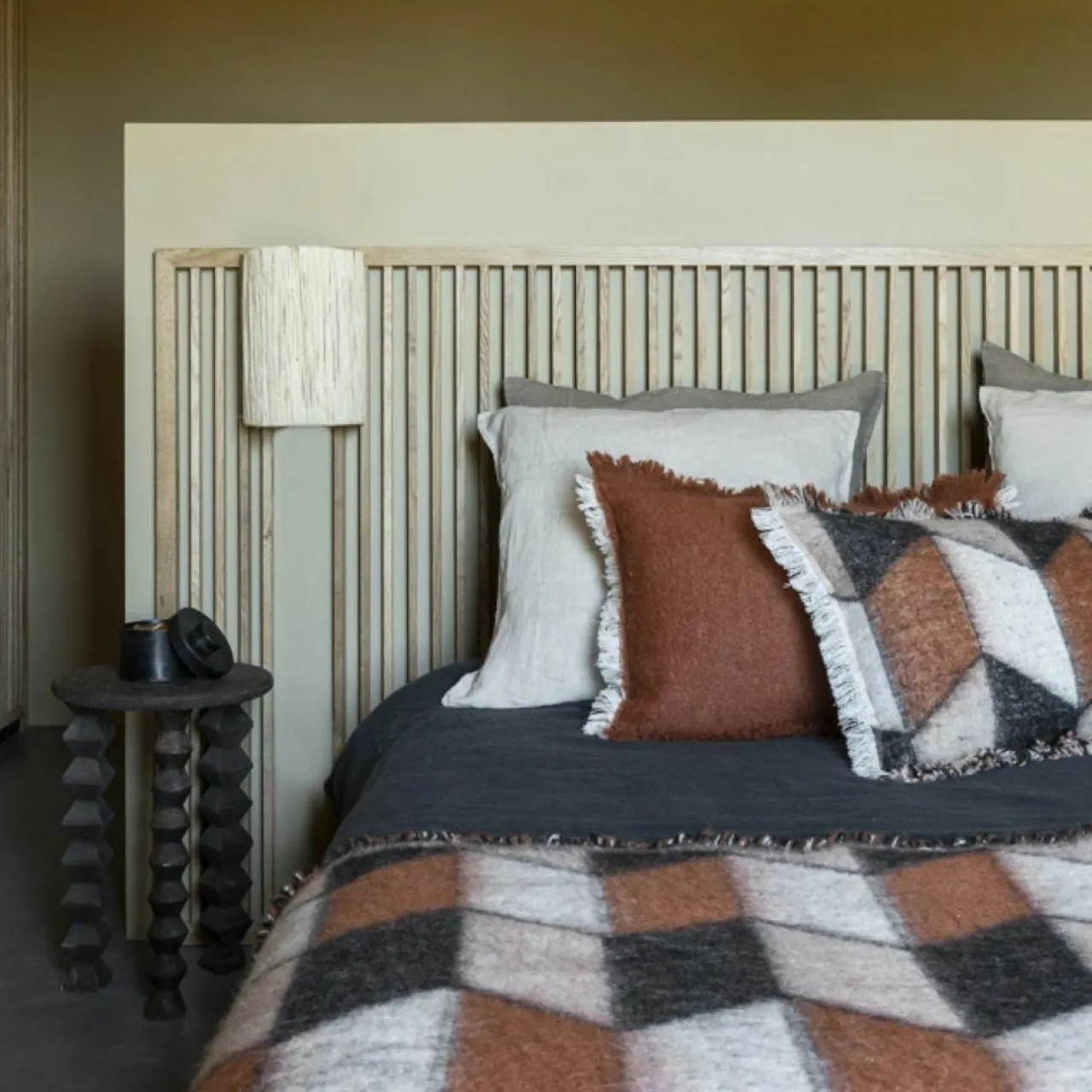 Plaid en laine motif 70s marron 135x230cm