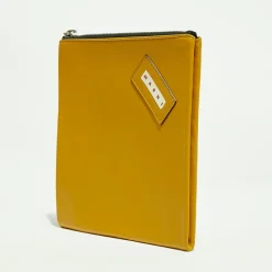 Pochette en Cuir à main mousqueton moutarde - 18x19 cm