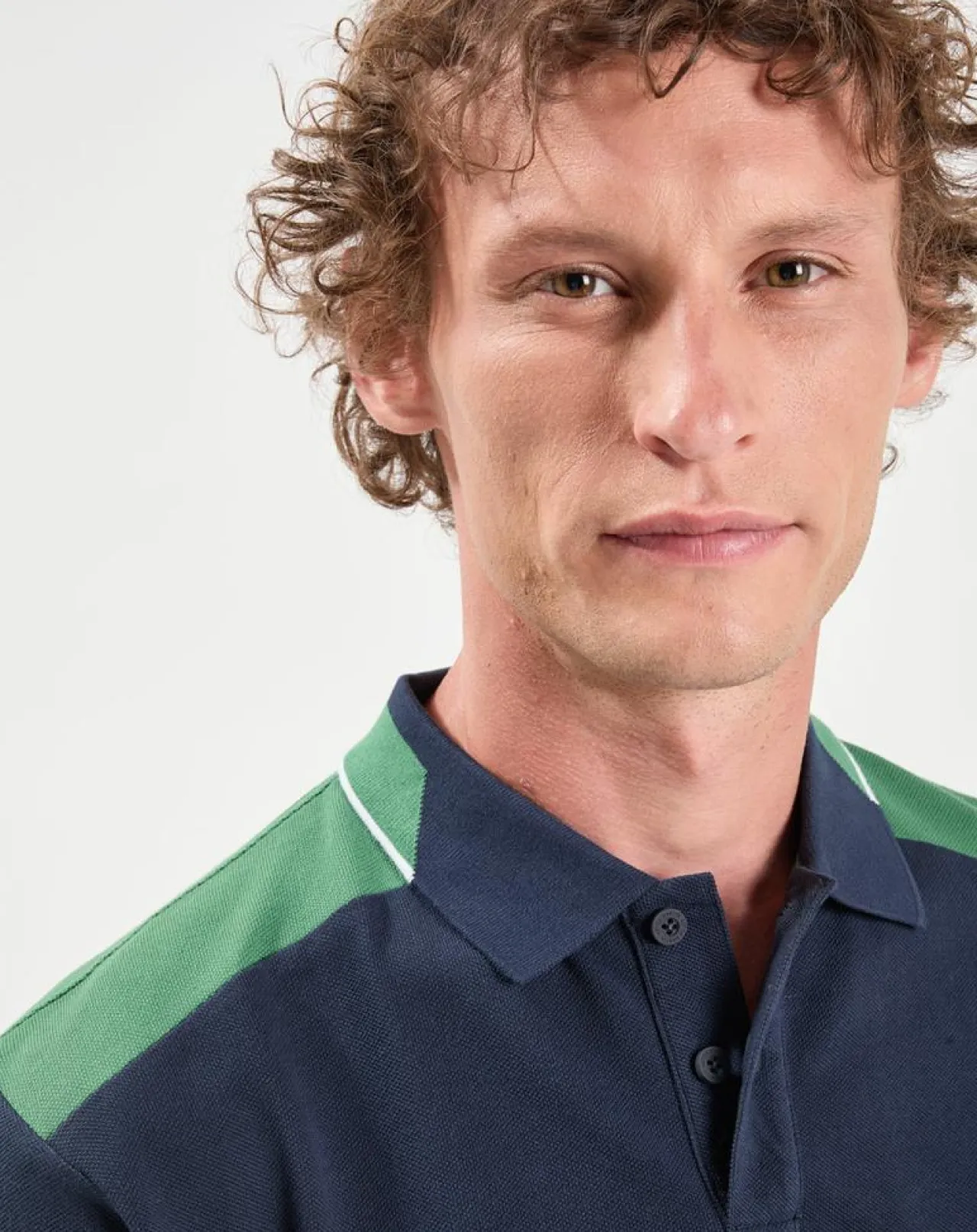 Polo Regular Fit Aston Martin Racing Colorblok bleu foncé/vert