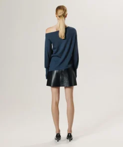 Pull Abby 100% laine épaule nue asymétrique bleu pétrole