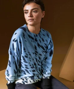 Pull Anémone 100% Cachemire imprimé léopard bleu azur