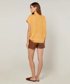 Pull Bachira col roulé sans manches jaune
