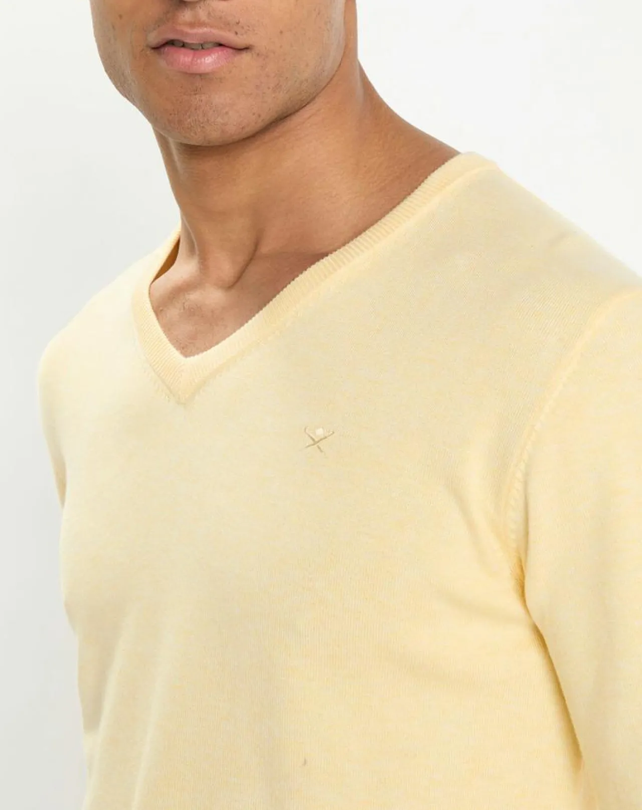 Pull en Coton & Soie col V jaune chiné