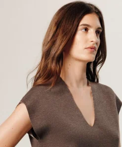 Pull Nikita manches courtes col V marron havane