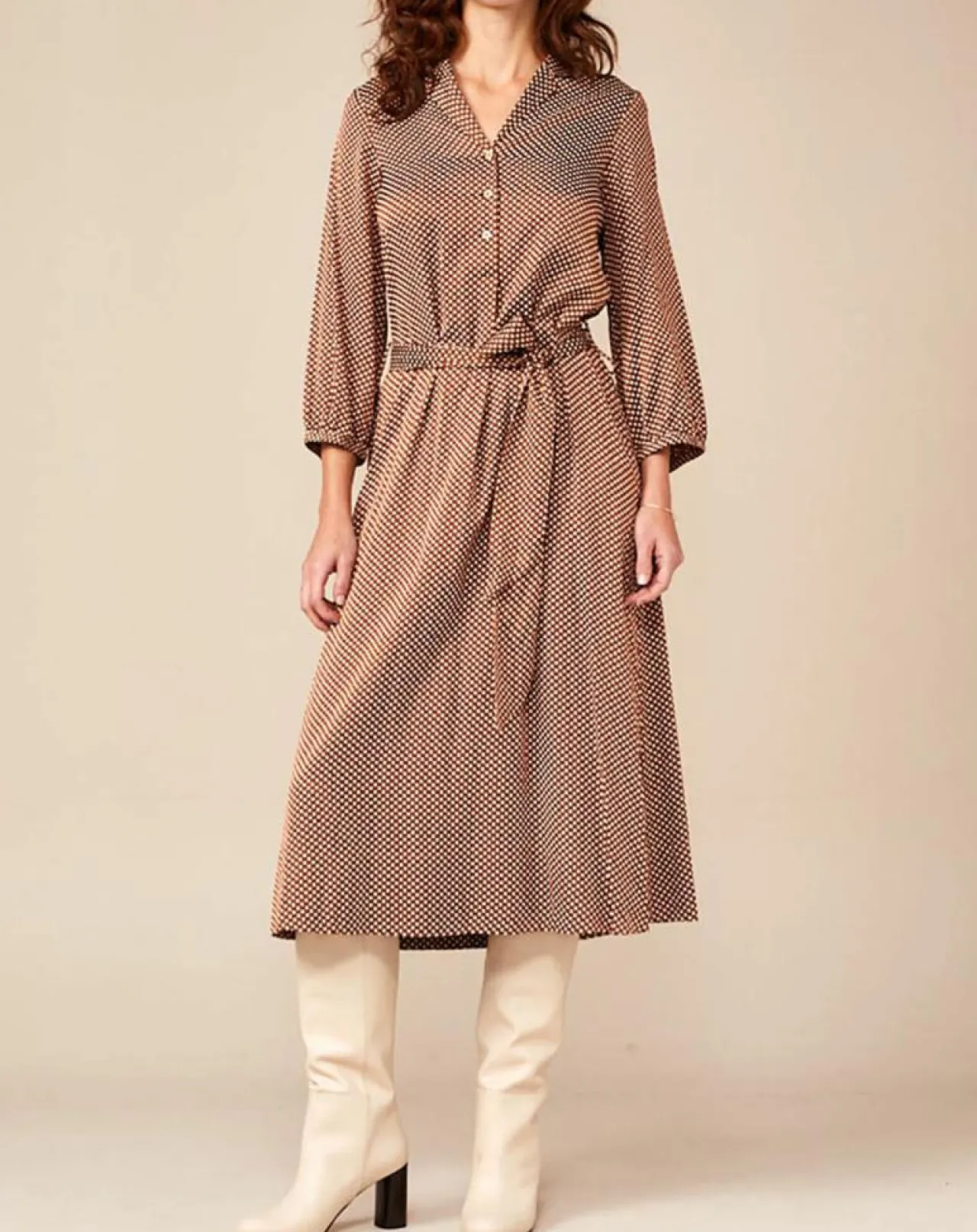Robe Armory à pois marron