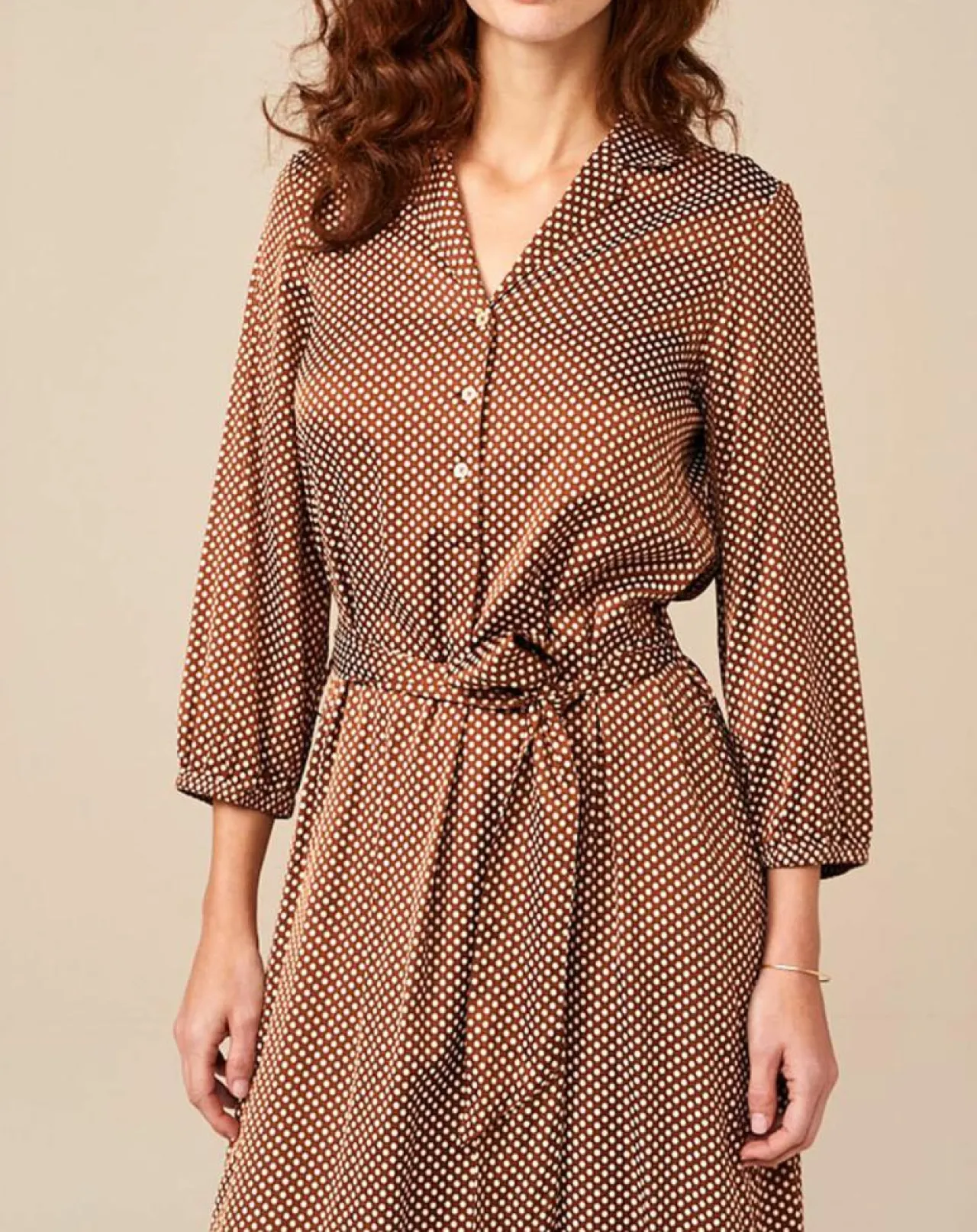Robe Armory à pois marron