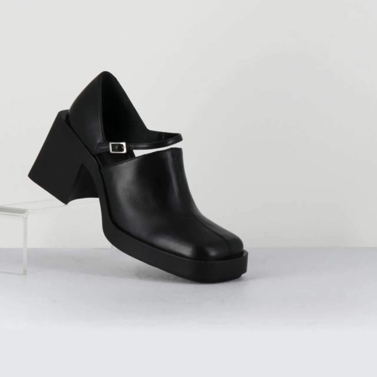 Sabots en Cuir Kim noirs - Talon 8 cm