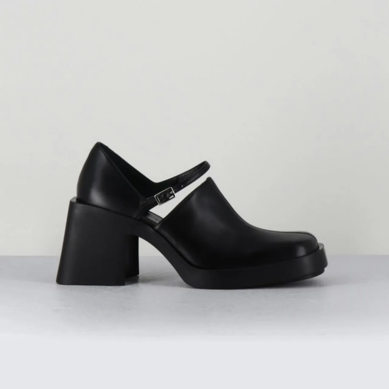 Sabots en Cuir Kim noirs - Talon 8 cm