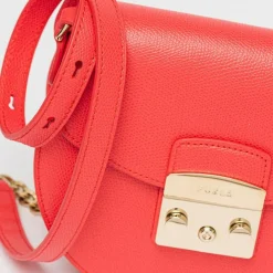 Sac bandoulière en Cuir Metropolis Mini rouge 17x15x8 cm