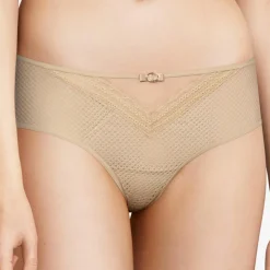 Shorty Parisian nude