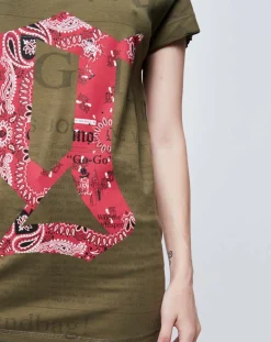 T-Shirt imprimé kaki foncé/rouge