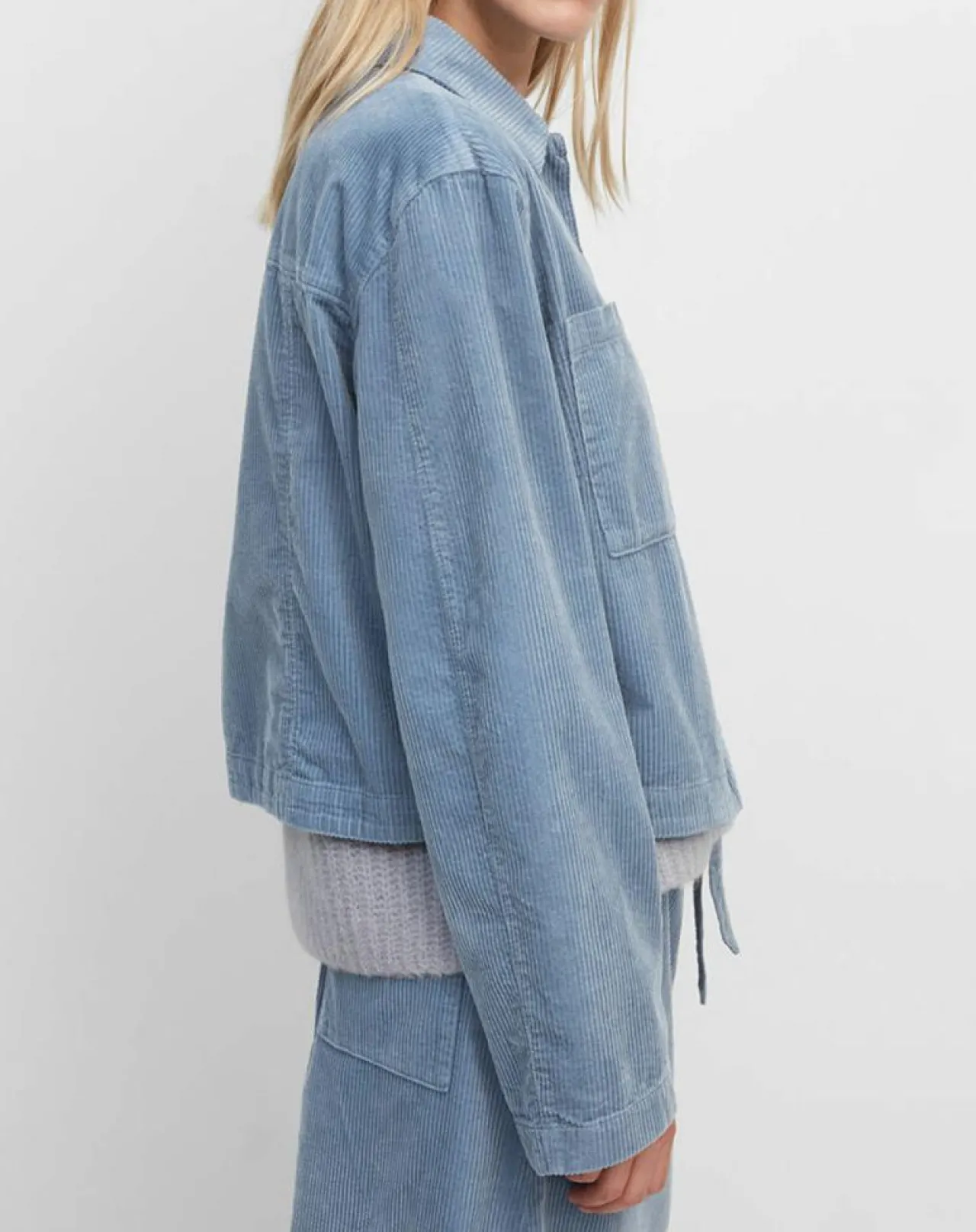 Veste courtes en Velours côtelé bleu ciel