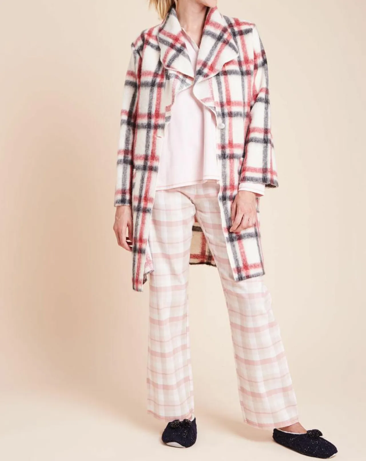 Veste d'intérieur Essentiel à carreaux écru/rouge/noir