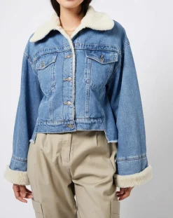 Veste en jean courte intérieur fourré sherpa bleue